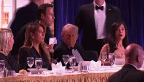 وائٹ ہاؤس کوریسپونڈینٹ ڈنر کے دوران فائرنگ، صدر ٹرمپ محفوظ رہے، حملہ آور پکڑا گیا