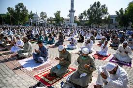 ملک بھر میں آج عید الاضحیٰ مذہبی جوش و جذبے کے ساتھ منائی جارہی ہے