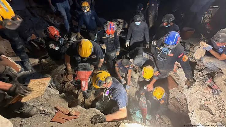 Death toll tops 2,000, one week after Venezuela earthquakes